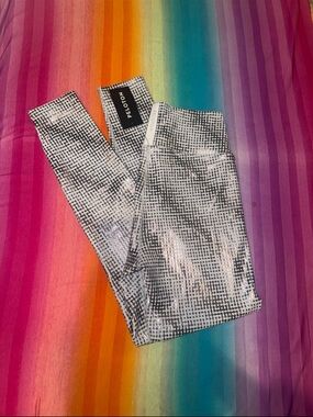 Pelaton Foil Silver Metallic Leggings (L)